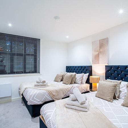 2-Bedroom With Breathtaking Views In Holmfirth Village, Huddersfield Exterior foto