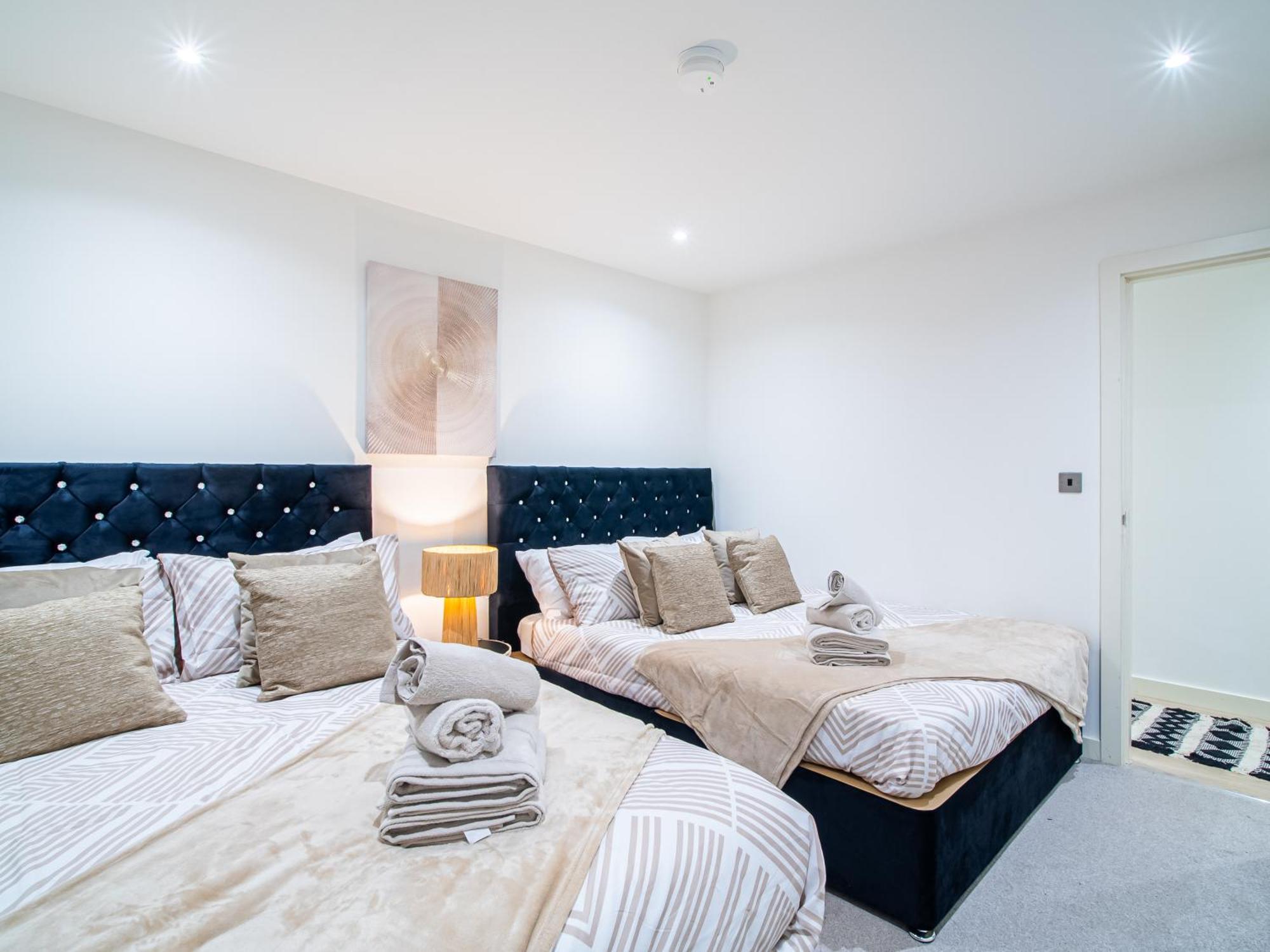 2-Bedroom With Breathtaking Views In Holmfirth Village, Huddersfield Exterior foto